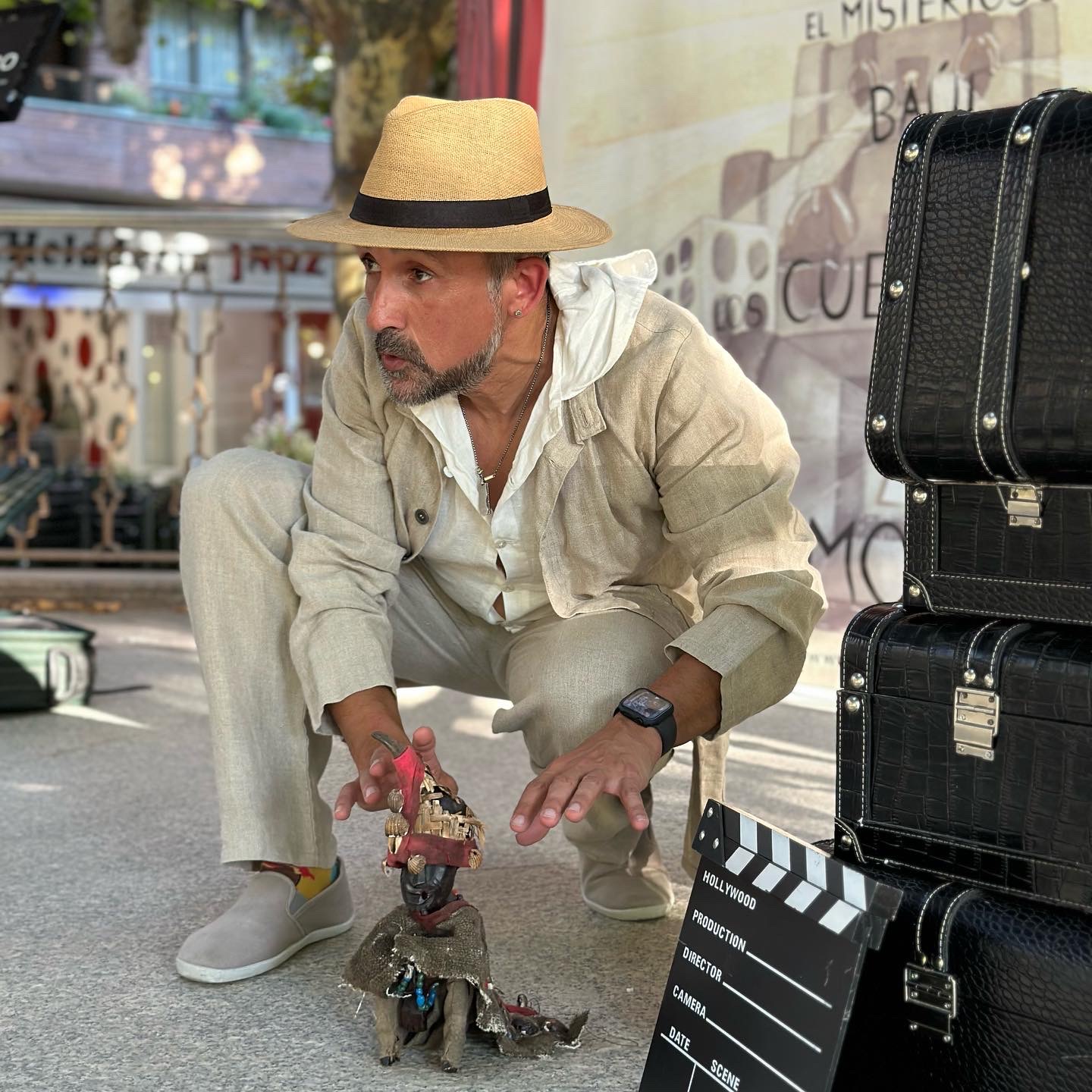 EL MISTERIOSO BAÚL DE LOS CUENTOS