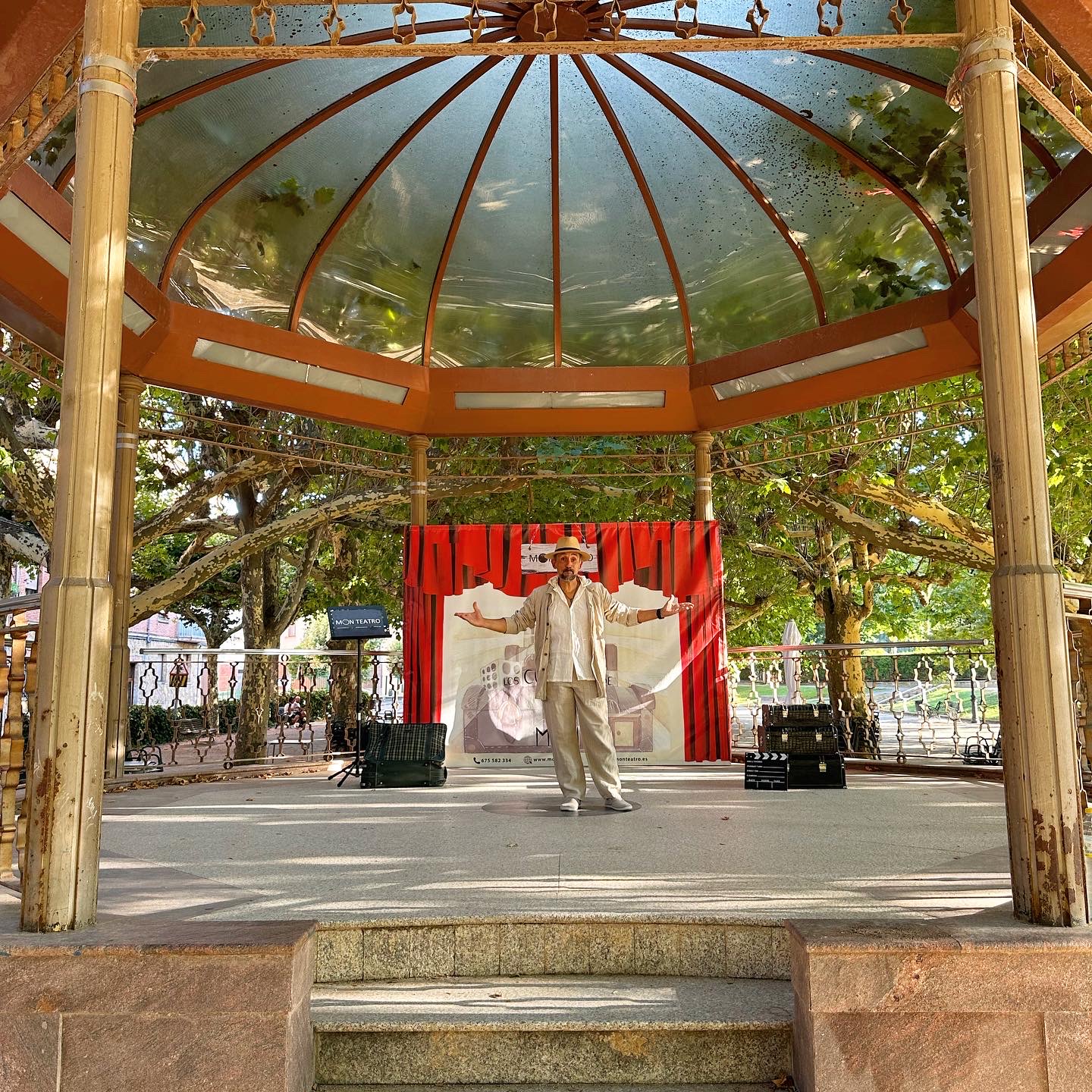 EL MISTERIOSO BAÚL DE LOS CUENTOS