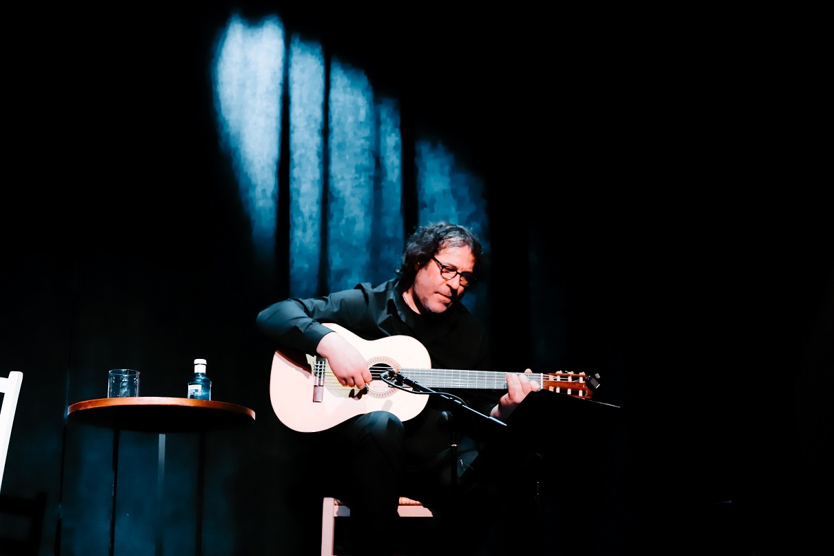 GUITARRAS A TRES TRASTES